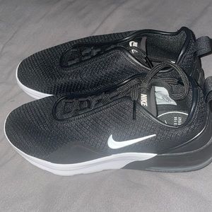 nike air max motion 2